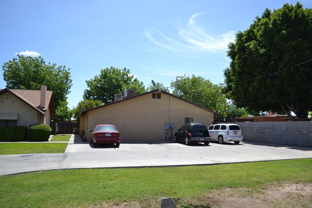 Avenue C 11 Unit Apartment Complex: 1101 S. Avenue C, Yuma, AZ 85364